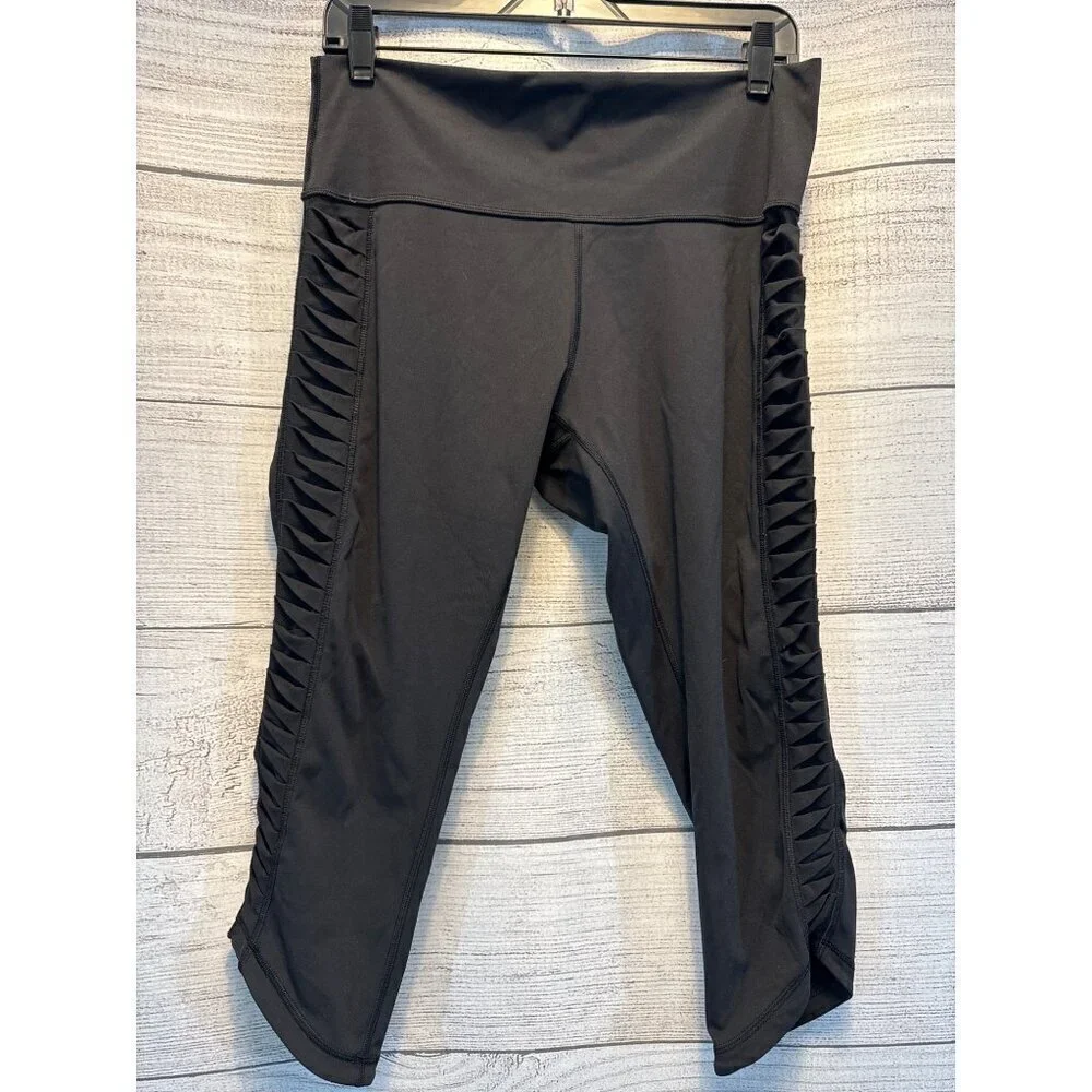 Lululemon Sunshine Salutation Crop Size 12